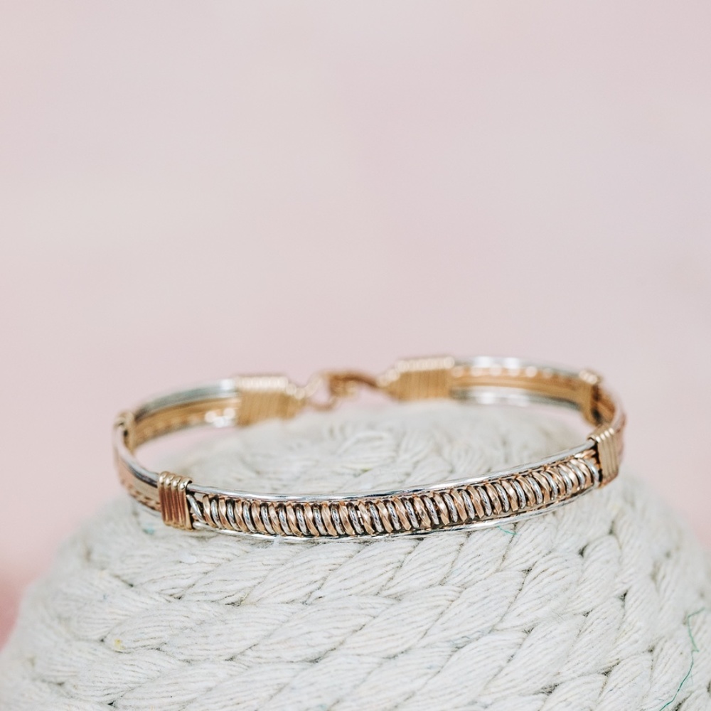 Magic Moments Bracelet Petite
